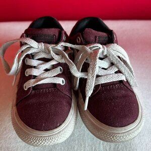 Young Kids Burgundy Converse Lace Up Sneakers Size 8